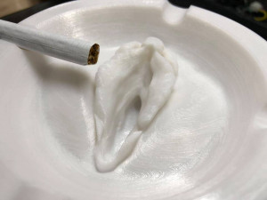 ashtray with surprise Modelo de Impressão 3D