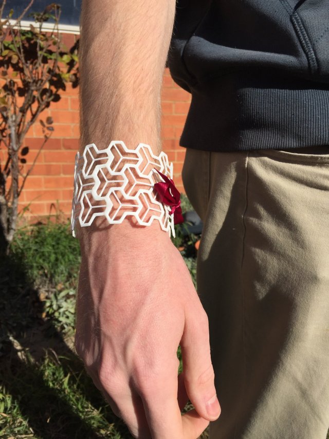 flattened bracelet 3D 프린트 모델 .c4d .max .obj .3ds .fbx .stl .blend 