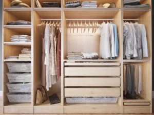 guarda-roupa com roupas Modelo 3D