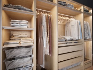 wardrobe with clothes 3D Model