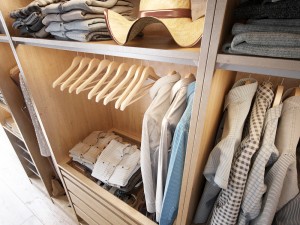 wardrobe with clothes 3D Model