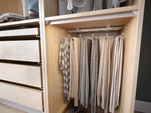 wardrobe with clothes 3D Model