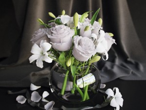 flowers in vase 2 Modelo 3D