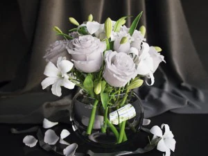 flowers in vase 2 3D Model