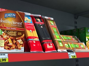 supermarket shelves pack 3Dモデル