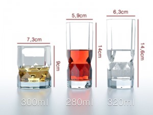 3 glasses with drinks Modelo 3D