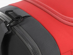 Bolsa esportiva de viagem Duffel vermelho preto Modelo 3D