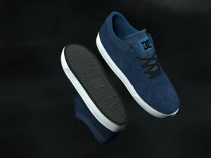 realisitc dc shoes crisis - blue 3D Model