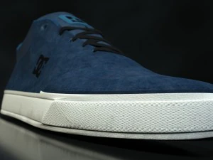 realisitc dc shoes crisis - blue 3D Model