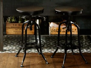 барний стілець в індустріальному стилі 3D Модель