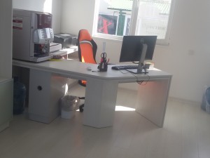 table of the designer Modelo 3D