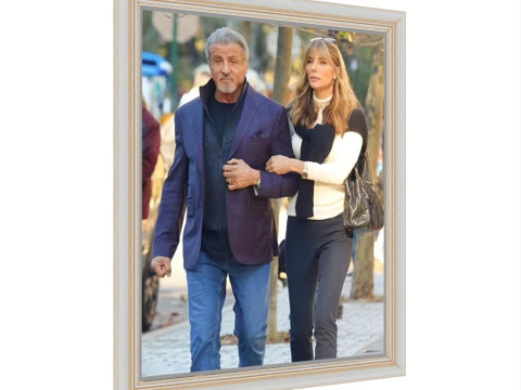 Lots of framed paintings---photo picture 3D Model