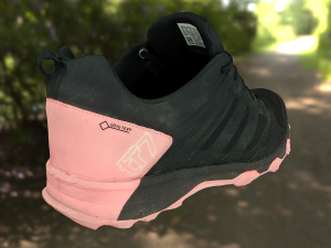 adidas sneaker shoe low-poly Modelo 3D