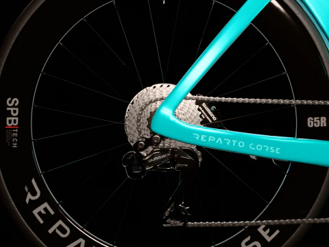 Bianchi Oltre RC 带有经典天蓝色涂装公路自行车 3D 模型