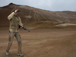 explorer pose Modelo 3D