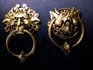 inspirado no filme labirinto de 1986, as aldravas das portas Modelo de Impressão 3D