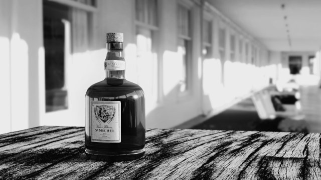 a bottle of good rum 3Dモデル .c4d .max .obj .3ds .fbx .stl .blend 