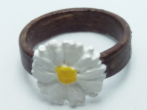 ring with embossed and overflowing daisy 3D-Druckmodell