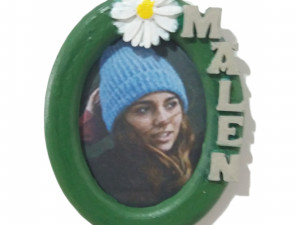 photo frame malen oval 30x40 with daisy 3D 프린트 모델