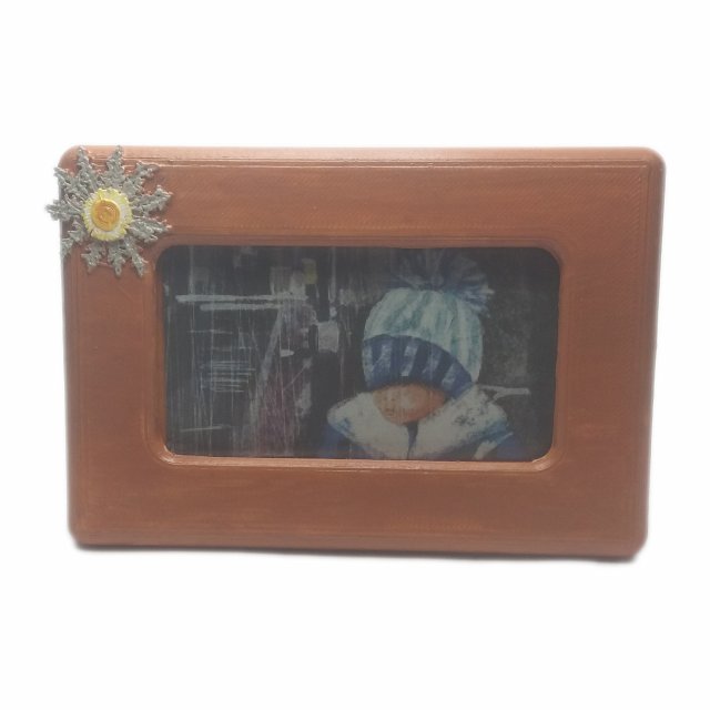 photo frame 125x8585x45 with eguzkilore and with leg 3D 打印模型 .c4d .max .obj .3ds .fbx .stl .blend