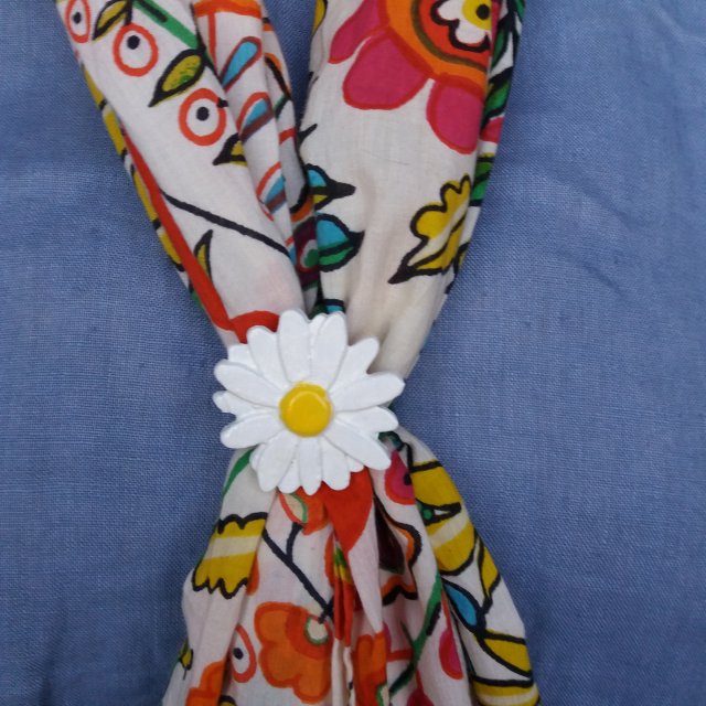 scarf buckle triple ring with daisy and diameter 28mm Modello di stampa 3D .c4d .max .obj .3ds .fbx .stl .blend 