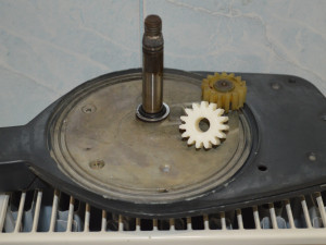 gear and crescent trapeze janitor mercedes 3d print model 3D Print Model