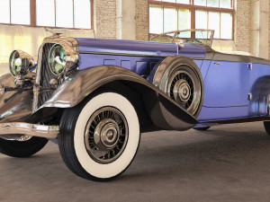 chrysler imperial 1932 low-poly Modelo 3D
