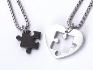 heart puzzle necklace 3D Model