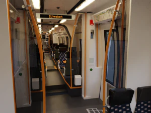 Bombardier TALENT Train National Express Rigged Animado Modelo 3D