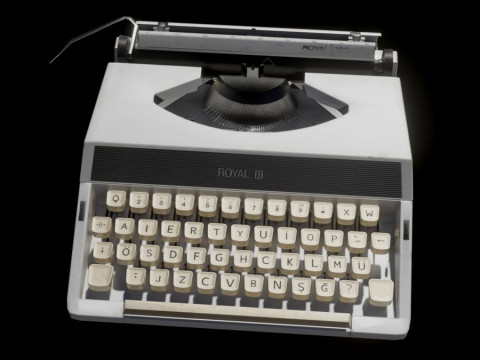 Royal Vintage Typewriter 3D मॉडल