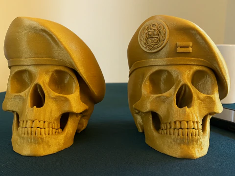 印刷およびレンダリング可能なペルー軍ベレー帽の頭蓋骨 3Dプリントモデル