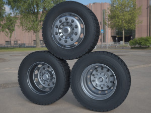 truck tire Model 3D