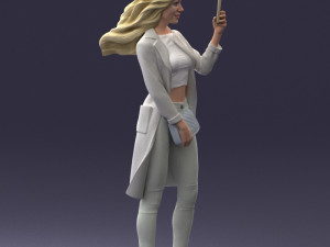 000132 Stylish Woman Taking a Selfie 3D 모델