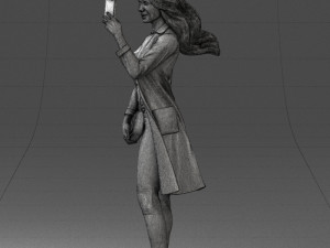 000132 Stylish Woman Taking a Selfie 3D 모델