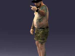 000175 Homem Tatuado em Shorts Camuflados e Bon&eacute; 0824 Modelo 3D