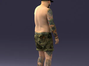 000175 Homem Tatuado em Shorts Camuflados e Bon&eacute; 0824 Modelo 3D