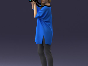 000143 Young Woman with a Camera 0629 3dp 3D Принт Модель