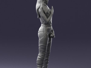 woman with a microphone 0233 Model 3D