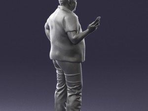 man in t-shirt with phone 0464 3d print ready 3D 打印模型