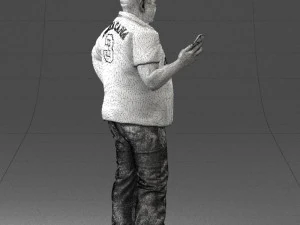 man in t-shirt with phone 0464 3d print ready 3D Print Model