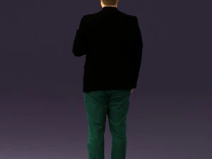Mann in schwarzem Top und gr&uuml;ner Hose 0610 3D-Druck bereit 3D Druckmodell