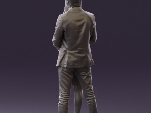 man in gray hugs woman 0629 3d print ready 3D-printmodel