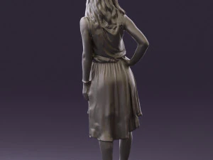 Frau im steinschwarzen Kleid 0632 3D Modell