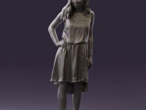Frau im steinschwarzen Kleid 0632 3D Modell