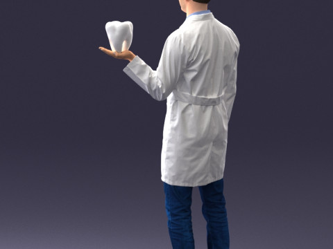 000088 Dentist Holding a Tooth 1030 3D Model