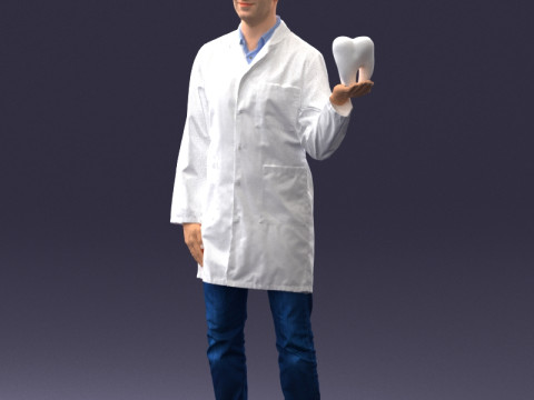 000088 Dentist Holding a Tooth 1030 3D Model