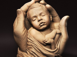 Baby In Hands Sculpture 01 3D 프린트 모델