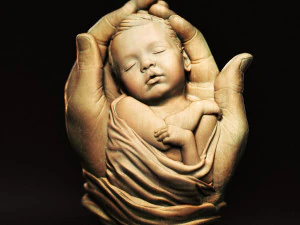 Bebek Ellerde R&ouml;lyef 01 3D Baskı Modeli