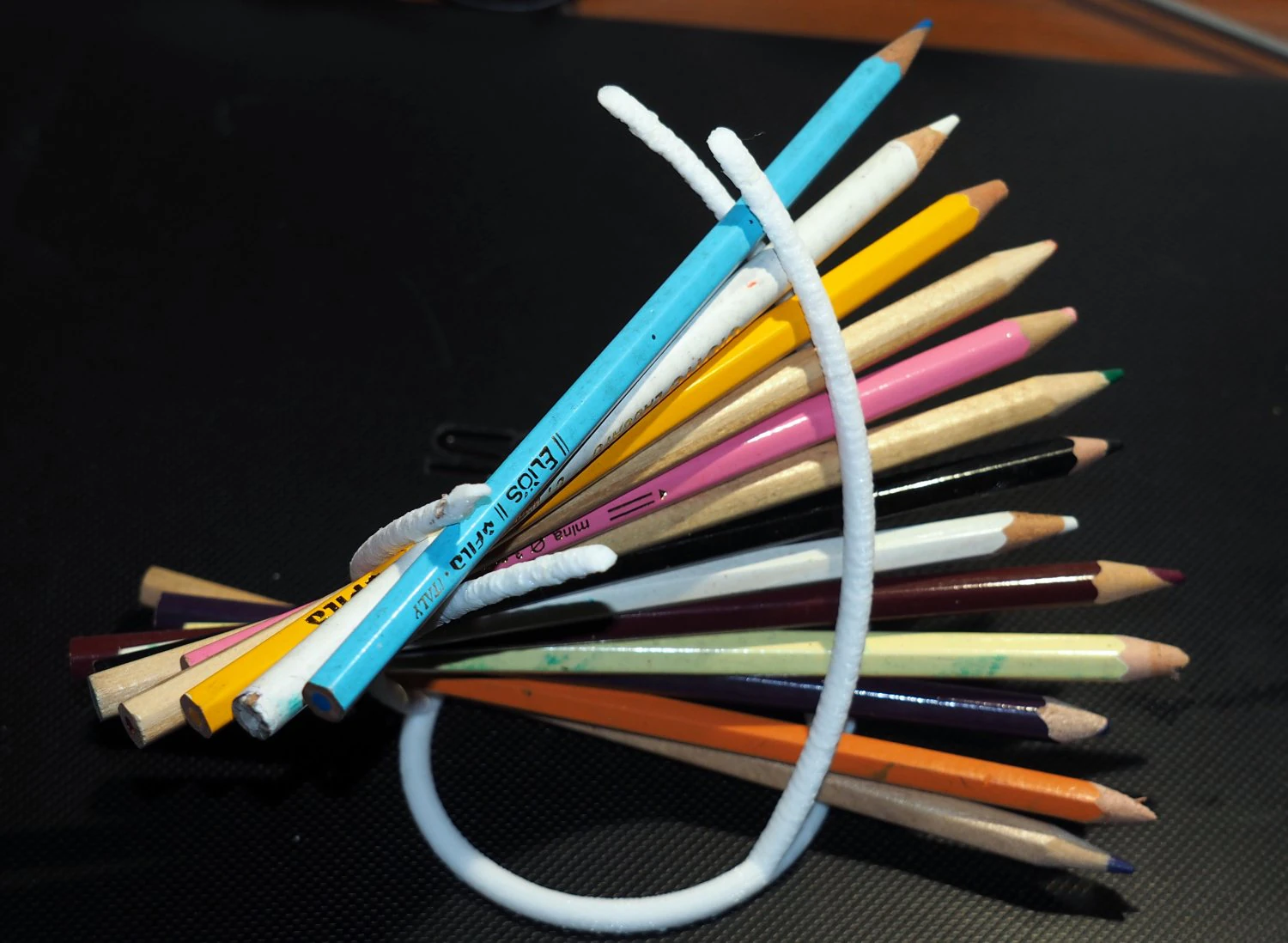 swirly pen holder 3D Print Model .c4d .max .obj .3ds .fbx .stl .blend 