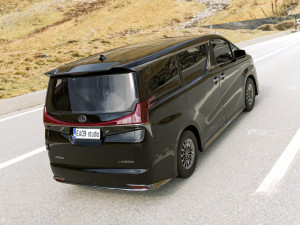Lexus LM300h Model 3D